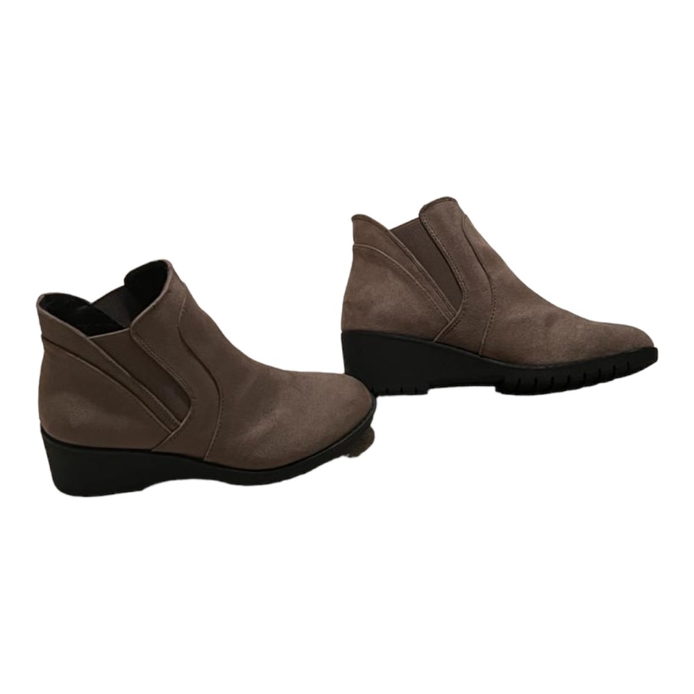 Women’s Leather Suede Tan Booties Size 8 in Excellent Used Condition No Flaws